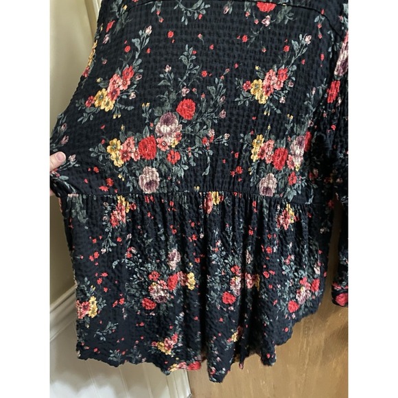 Torrid Emma Crinkle Gauze Long Sleeve Tunic Top Size 3 Black Floral Flowy Peplum - Picture 15 of 16